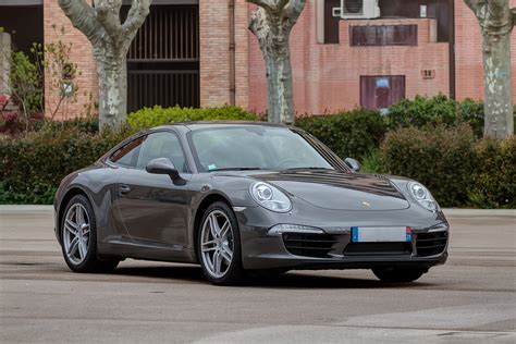 Porsche 911 m kruhov pedn svtlomety a ikm sklonnou zadn st. . Wikipedia porsche 911